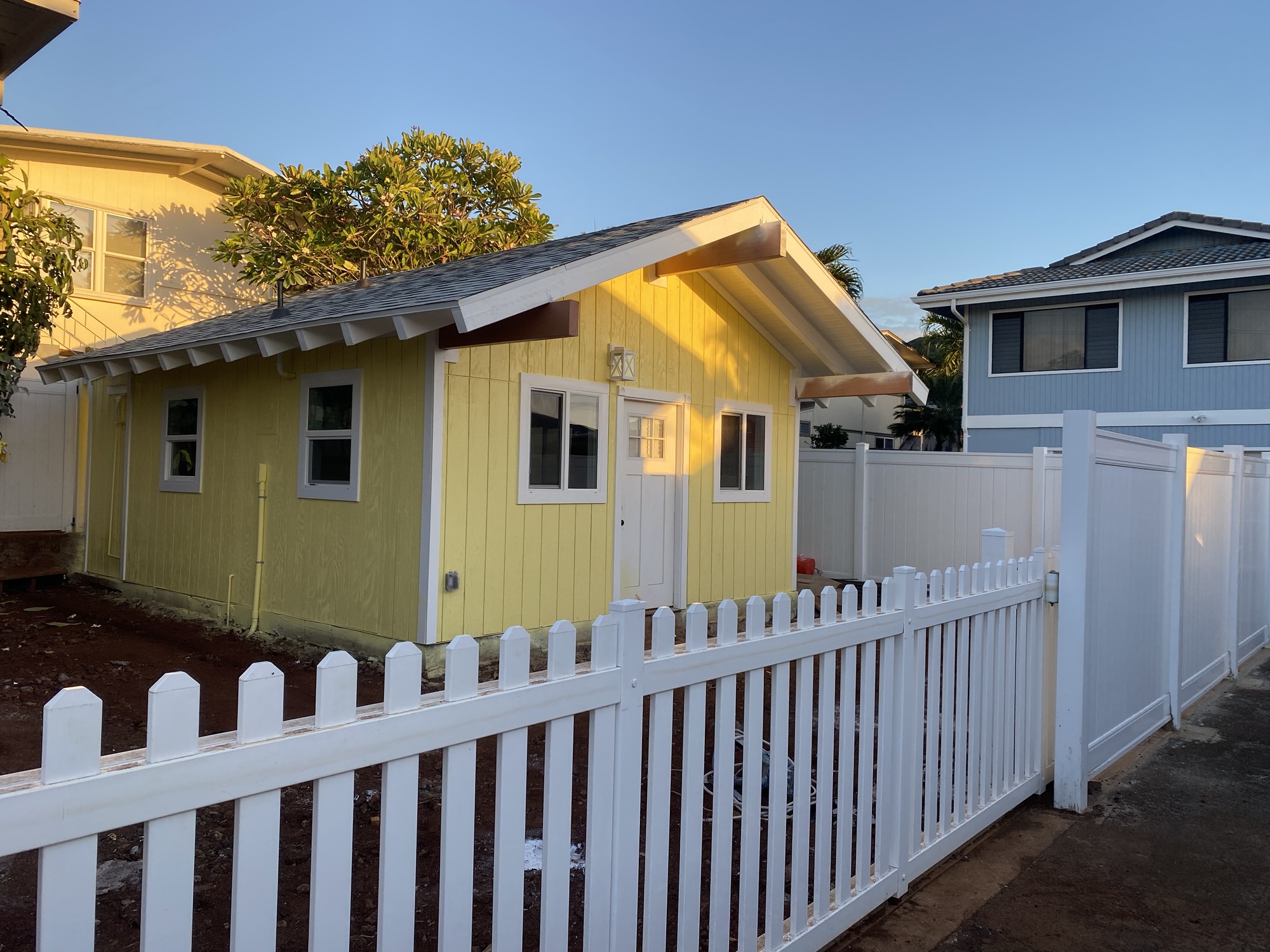 Completed Oʻahu residential remodeling project by Trademark Construction