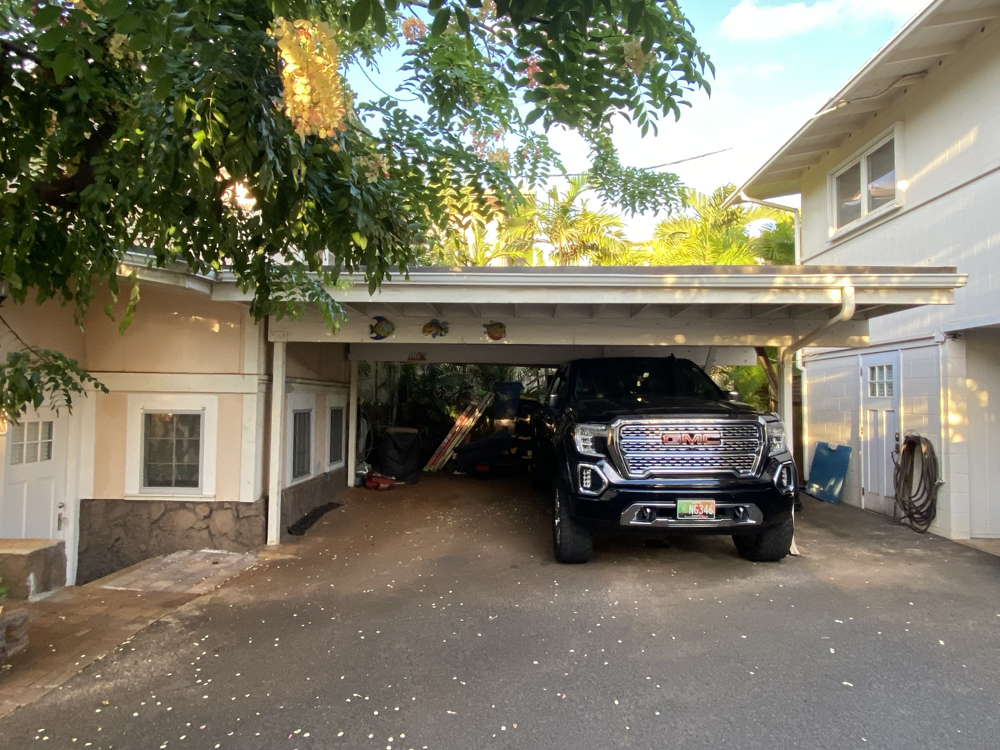 Deck and outdoor carpentry project on Oʻahu