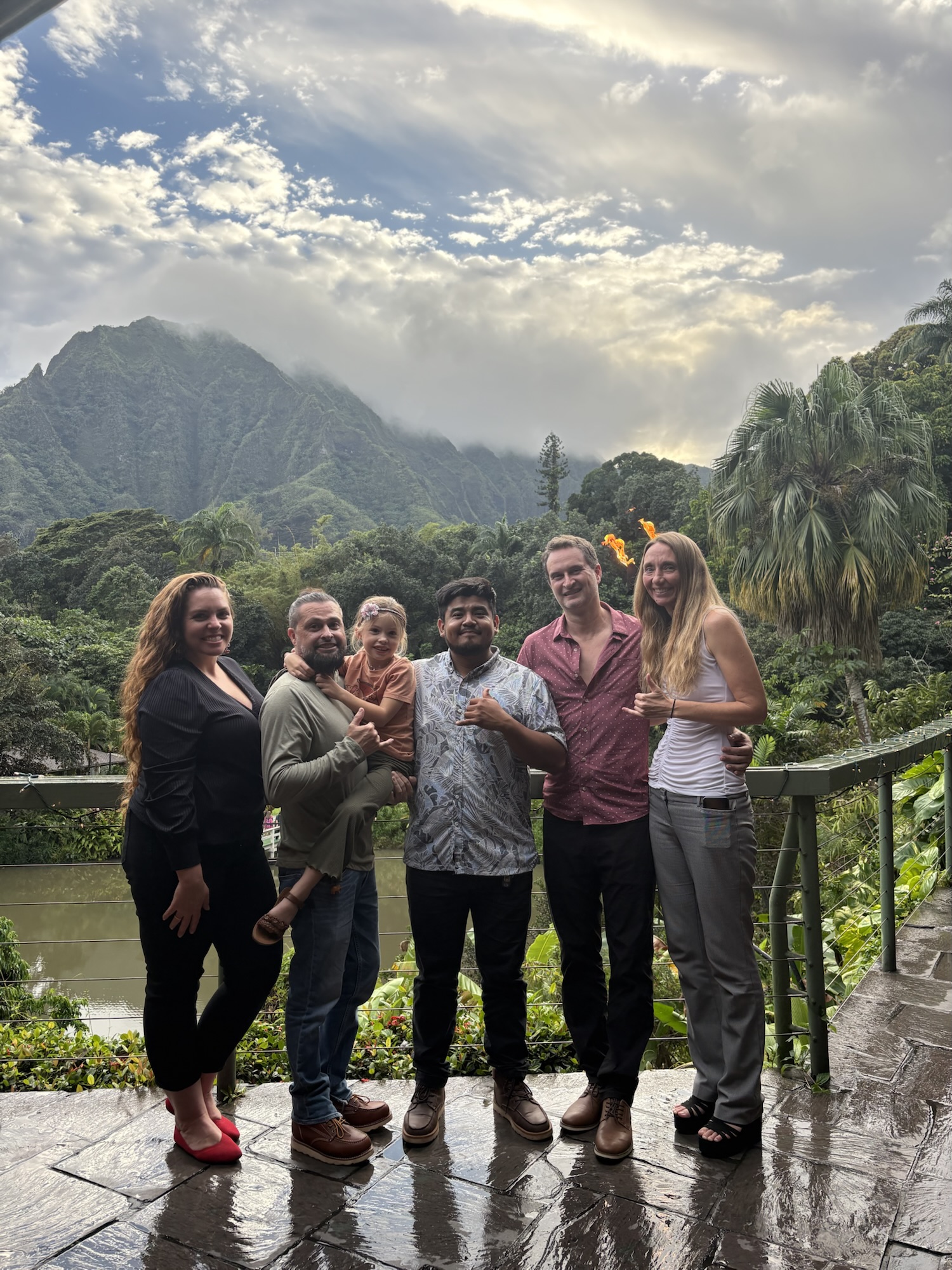 Mark Wasden with his family in front of the Koʻolau Mountains on Oʻahu